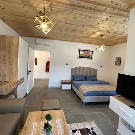 Qyteza Guest House & Camping Shkodër Esterno foto
