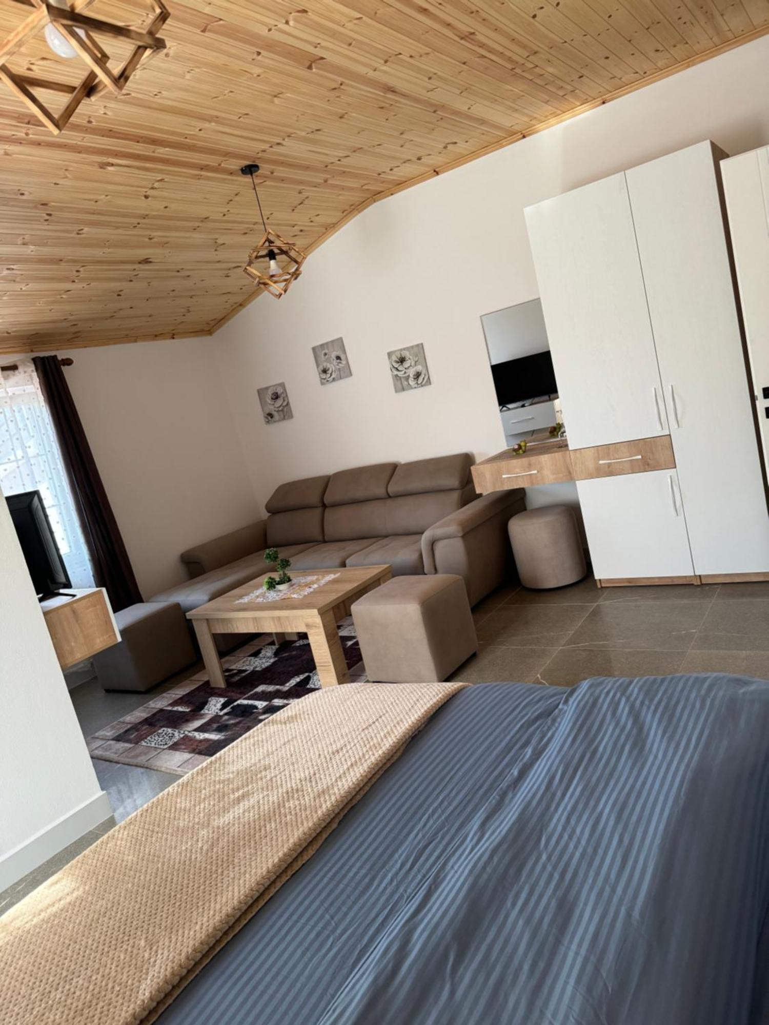 Qyteza Guest House & Camping Shkodër Esterno foto