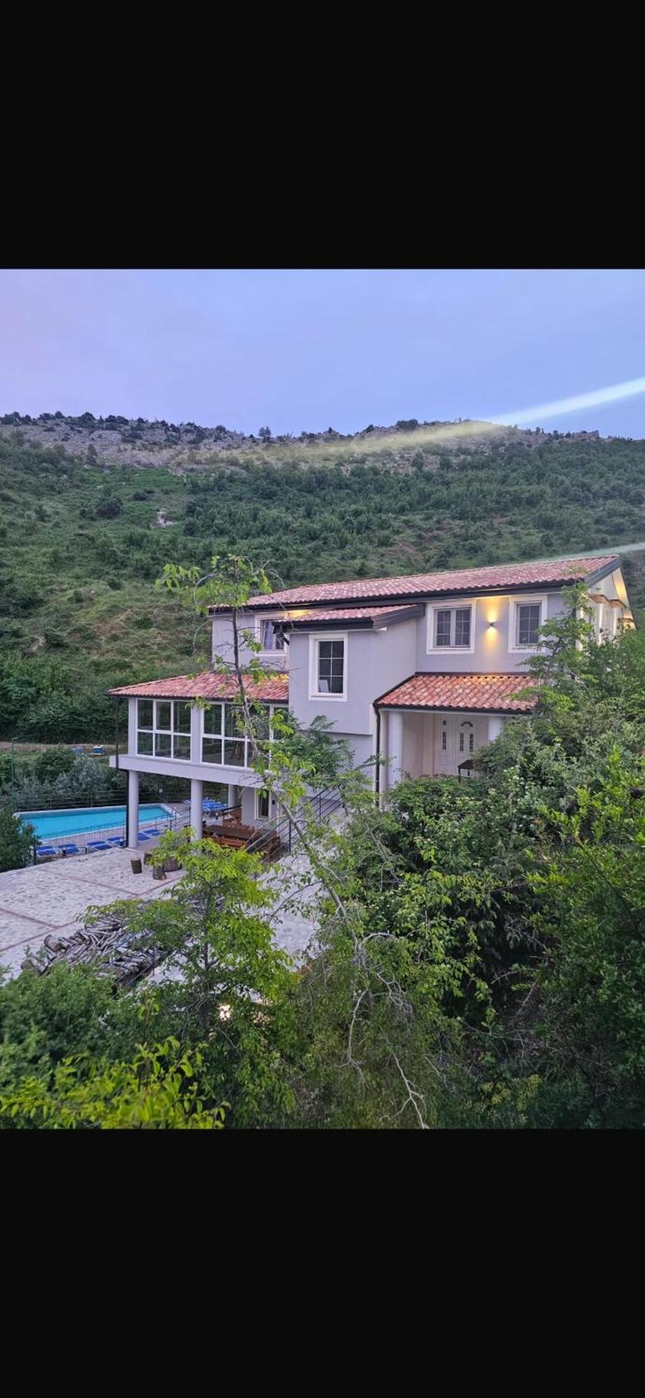 Qyteza Guest House & Camping Shkodër Esterno foto